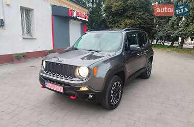 Внедорожник / Кроссовер Jeep Renegade 2016 в 