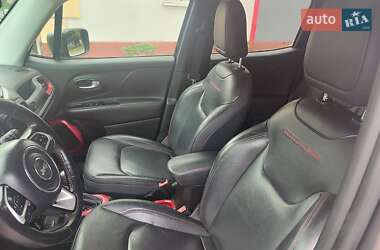Внедорожник / Кроссовер Jeep Renegade 2016 в 
