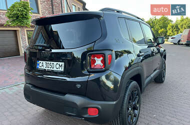 Внедорожник / Кроссовер Jeep Renegade 2016 в 