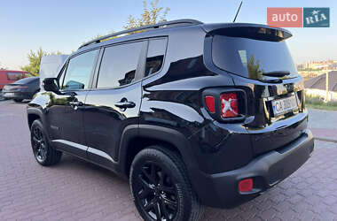 Внедорожник / Кроссовер Jeep Renegade 2016 в 