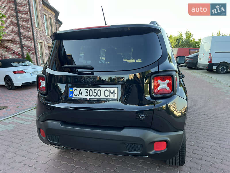 Позашляховик / Кросовер Jeep Renegade 2016 в Чернівцях