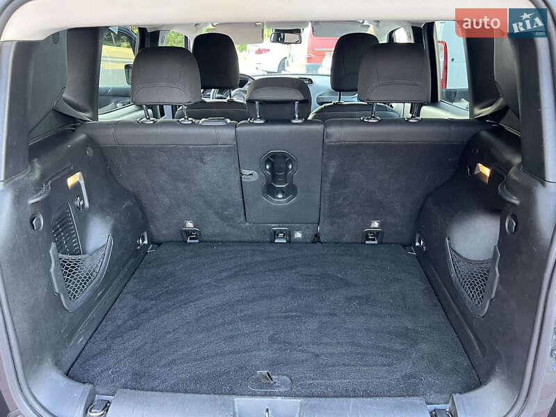 Позашляховик / Кросовер Jeep Renegade 2016 в Чернівцях