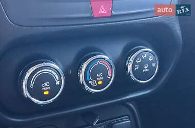Внедорожник / Кроссовер Jeep Renegade 2016 в 
