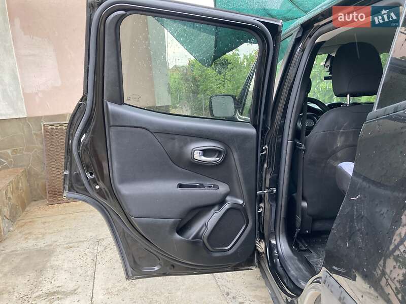 Позашляховик / Кросовер Jeep Renegade 2021 в Миколаєві фото 15 Позашляховик / Кросовер Jeep Renegade 2021 в Миколаєві