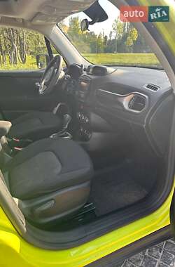 Внедорожник / Кроссовер Jeep Renegade 2017 в 
