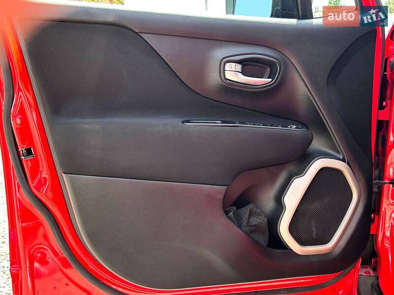 Внедорожник / Кроссовер Jeep Renegade 2016 в Одессе