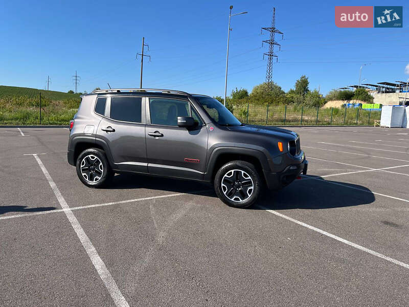 Внедорожник / Кроссовер Jeep Renegade 2016 в Ровно