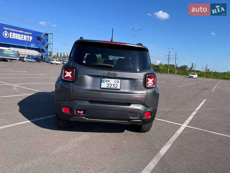 Внедорожник / Кроссовер Jeep Renegade 2016 в Ровно