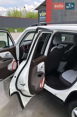 Внедорожник / Кроссовер Jeep Renegade 2015 в 