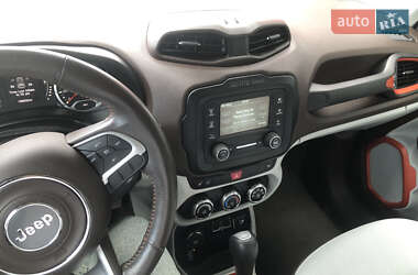 Внедорожник / Кроссовер Jeep Renegade 2015 в 