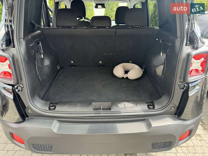 Позашляховик / Кросовер Jeep Renegade 2016 в Львові