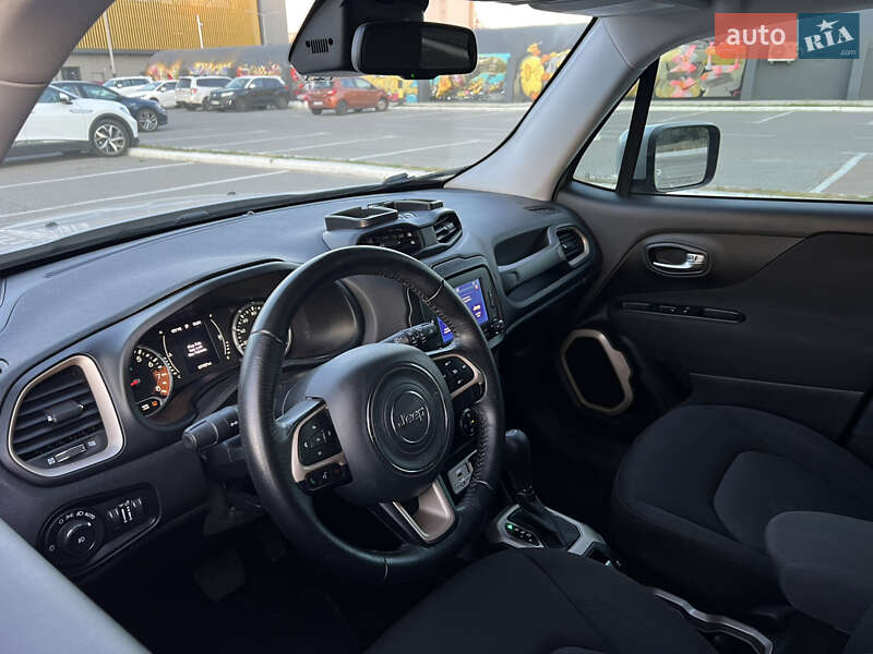 Внедорожник / Кроссовер Jeep Renegade 2016 в Киеве
