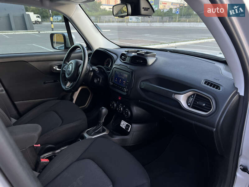 Внедорожник / Кроссовер Jeep Renegade 2016 в Киеве