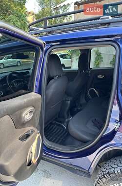Внедорожник / Кроссовер Jeep Renegade 2016 в 