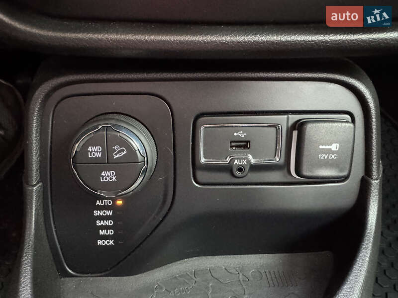 Внедорожник / Кроссовер Jeep Renegade 2016 в Стрые