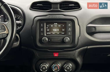 Внедорожник / Кроссовер Jeep Renegade 2016 в 