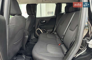 Внедорожник / Кроссовер Jeep Renegade 2016 в 
