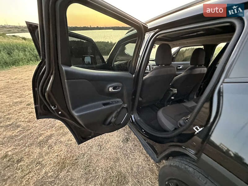 Внедорожник / Кроссовер Jeep Renegade 2018 в Одессе