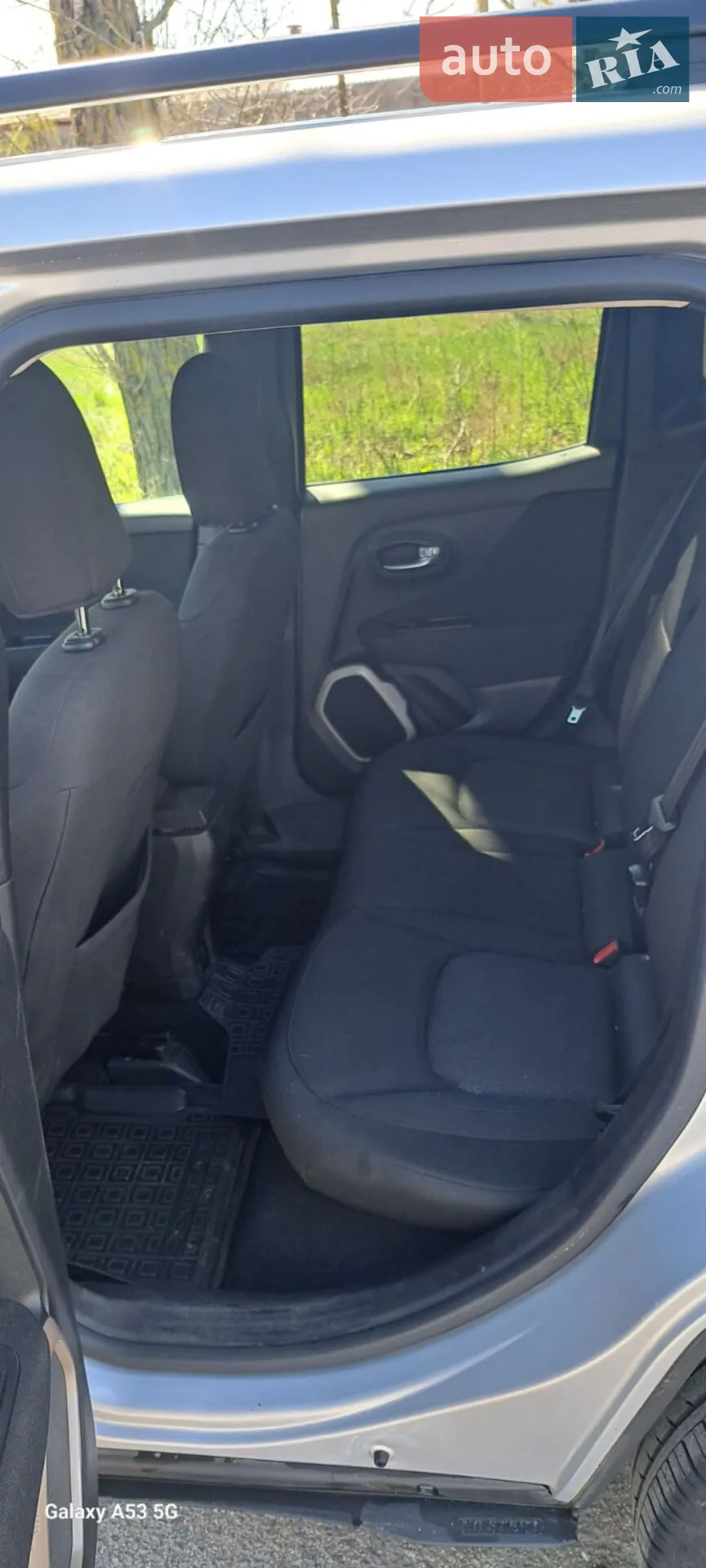 2015 Jeep Renegade - мініатюра 2