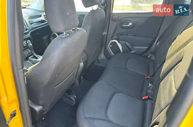 Внедорожник / Кроссовер Jeep Renegade 2016 в 