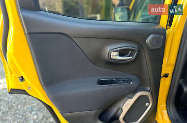 Внедорожник / Кроссовер Jeep Renegade 2016 в 