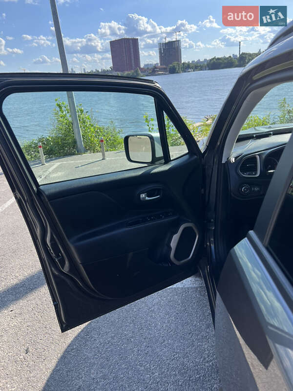 Внедорожник / Кроссовер Jeep Renegade 2017 в Киеве