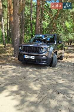 Внедорожник / Кроссовер Jeep Renegade 2016 в 