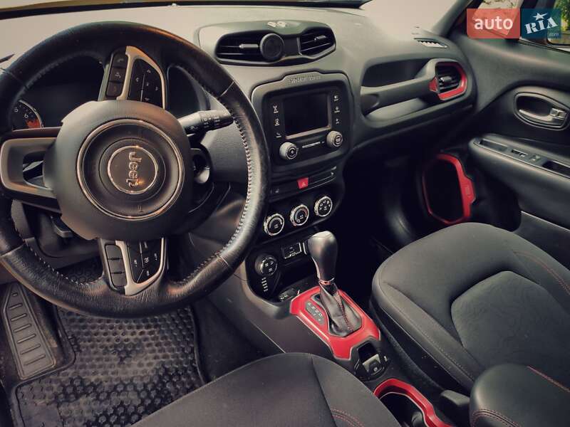 Позашляховик / Кросовер Jeep Renegade 2016 в Києві фото 10 Позашляховик / Кросовер Jeep Renegade 2016 в Києві