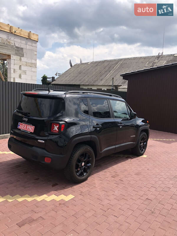 Внедорожник / Кроссовер Jeep Renegade 2016 в Сарнах