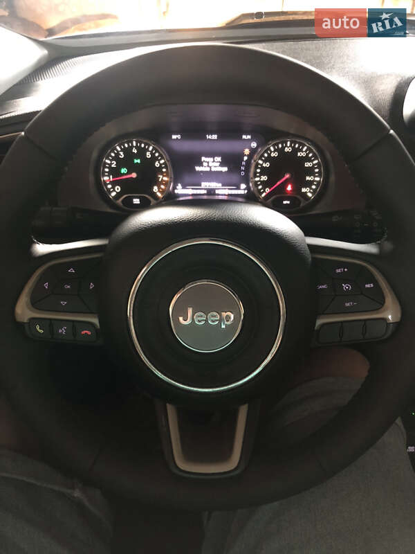 Внедорожник / Кроссовер Jeep Renegade 2016 в Сарнах