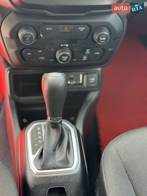 Внедорожник / Кроссовер Jeep Renegade 2018 в Киеве