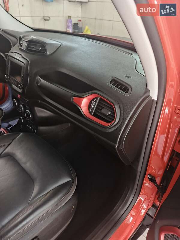 Внедорожник / Кроссовер Jeep Renegade 2017 в Ирпене