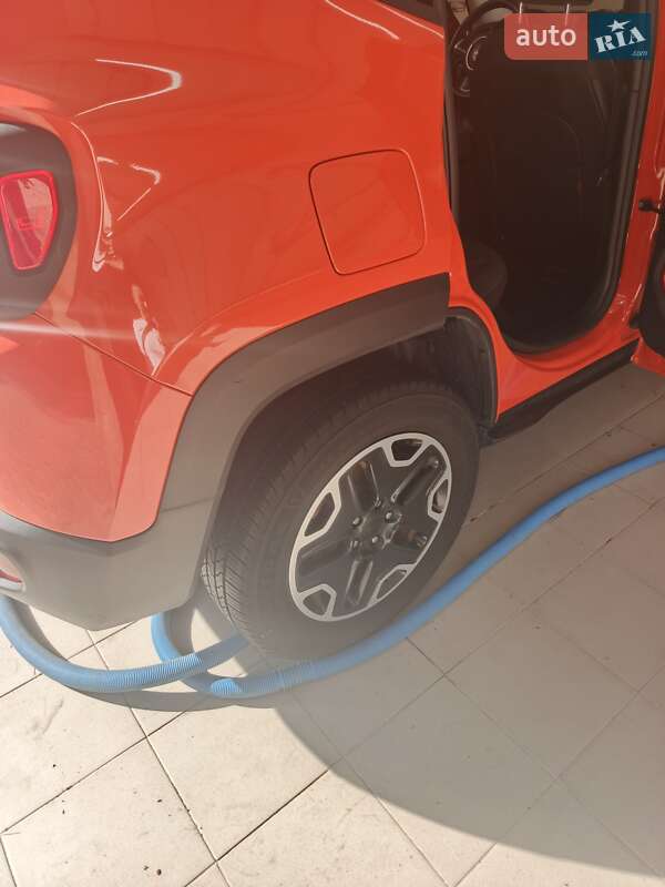 Внедорожник / Кроссовер Jeep Renegade 2017 в Ирпене