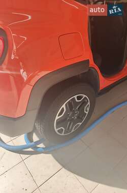Внедорожник / Кроссовер Jeep Renegade 2017 в 