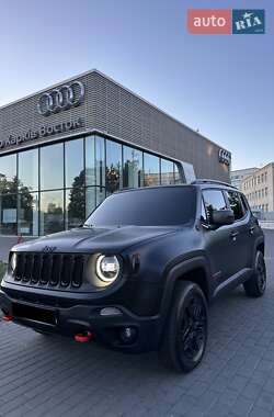 Внедорожник / Кроссовер Jeep Renegade 2018 в 