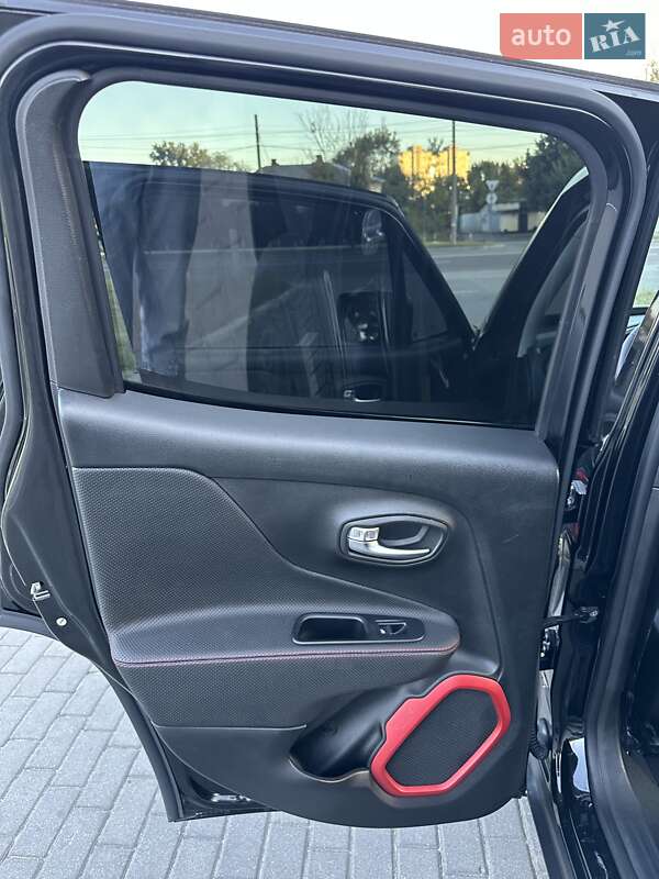 Внедорожник / Кроссовер Jeep Renegade 2018 в Киеве