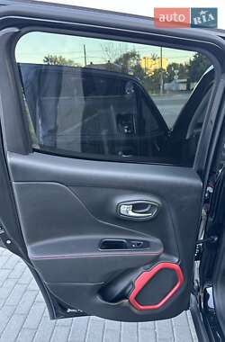 Внедорожник / Кроссовер Jeep Renegade 2018 в 