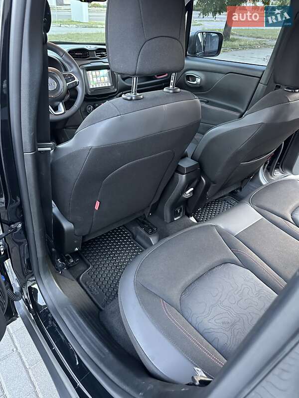 Внедорожник / Кроссовер Jeep Renegade 2018 в Киеве