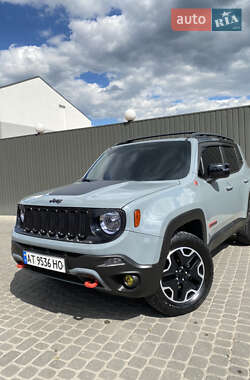 Позашляховик / Кросовер Jeep Renegade 2016 в Івано-Франківську