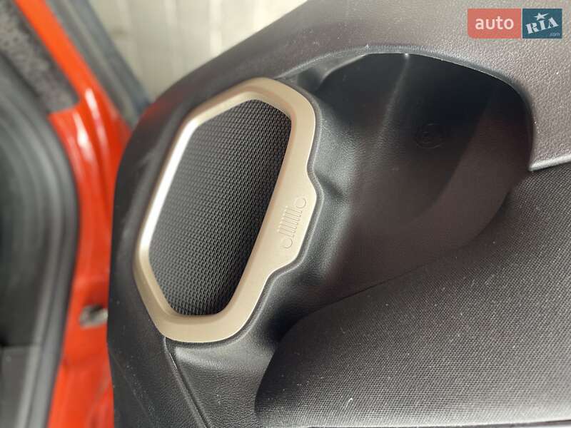 Внедорожник / Кроссовер Jeep Renegade 2016 в Львове