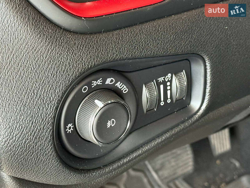 Позашляховик / Кросовер Jeep Renegade 2021 в Одесі