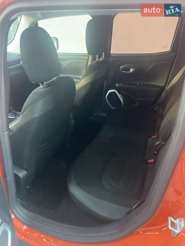 Внедорожник / Кроссовер Jeep Renegade 2016 в Киеве