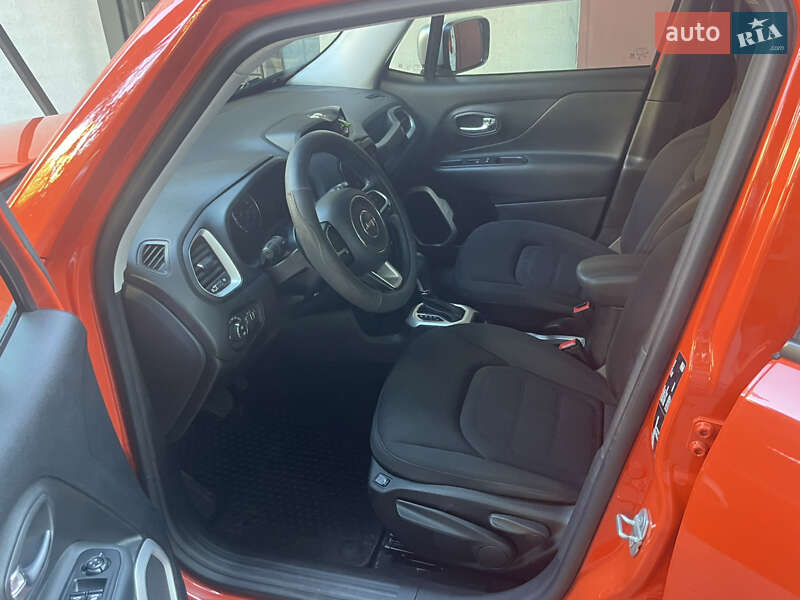 Внедорожник / Кроссовер Jeep Renegade 2016 в Киеве