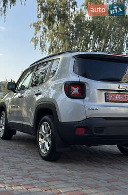 Внедорожник / Кроссовер Jeep Renegade 2016 в 