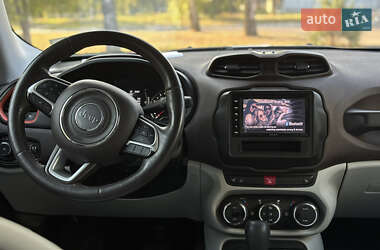Внедорожник / Кроссовер Jeep Renegade 2016 в 