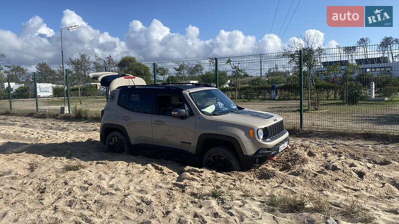 Внедорожник / Кроссовер Jeep Renegade 2016 в Киеве
