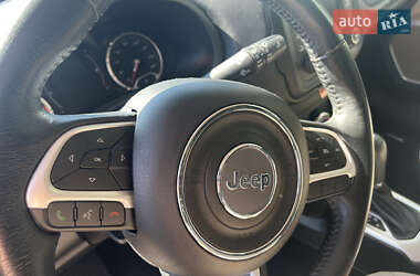 Внедорожник / Кроссовер Jeep Renegade 2016 в 