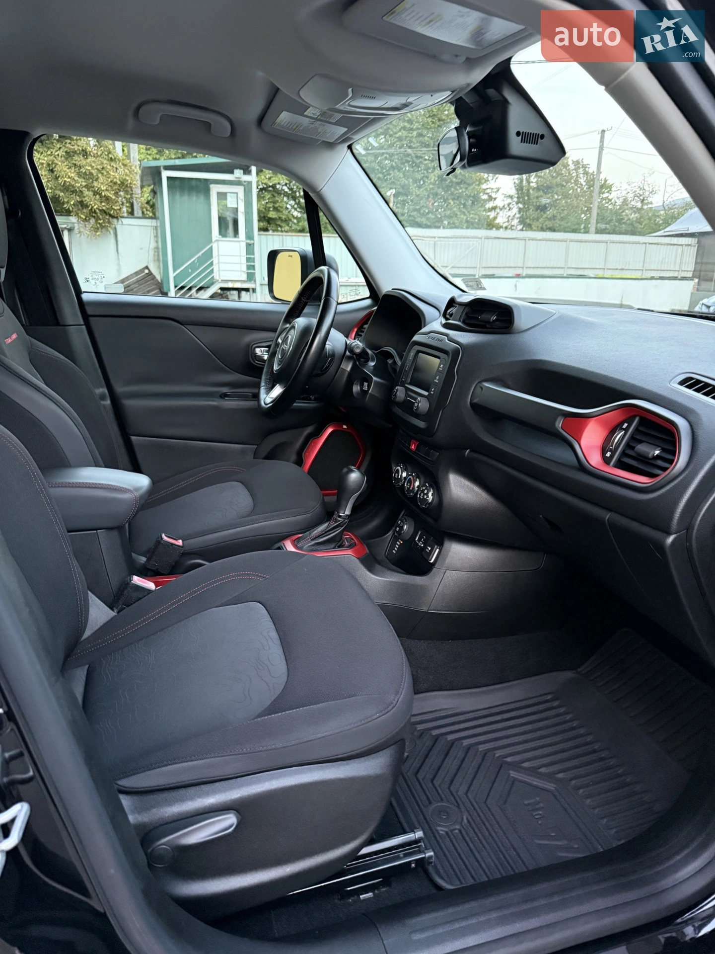 2015 Jeep Renegade - мініатюра 26