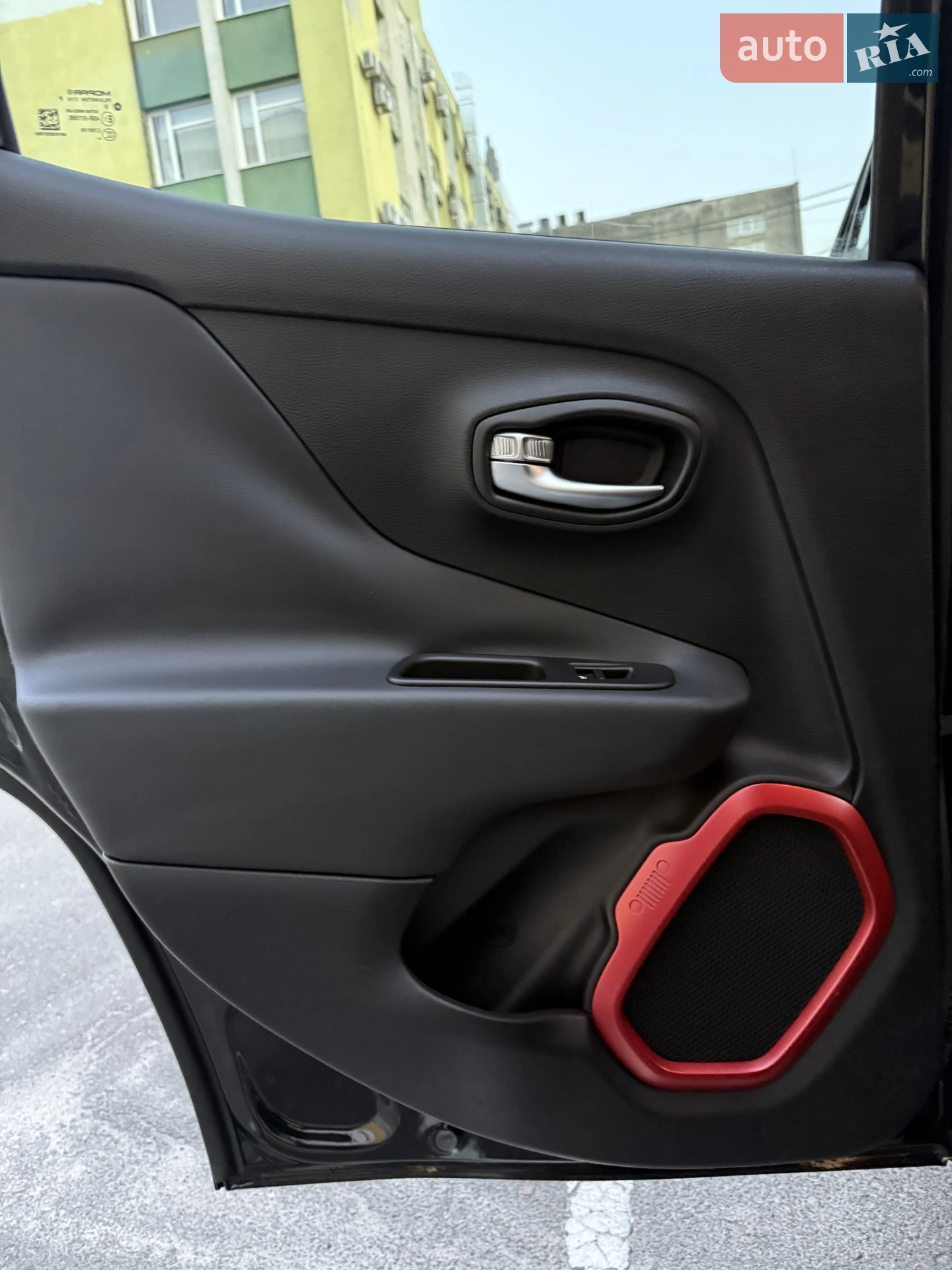 2015 Jeep Renegade - мініатюра 33
