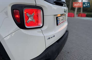 Внедорожник / Кроссовер Jeep Renegade 2016 в 